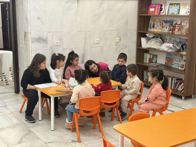 Kadın ve Çocuk Dayanışma Merkezi’nde İngilizce Derslerine Yoğun İlgi