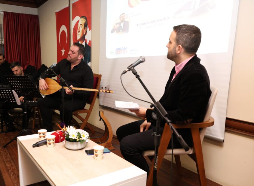 Kadın Ağzıyla Söylenen Türküler Hikayeleriyle Anlatıldı