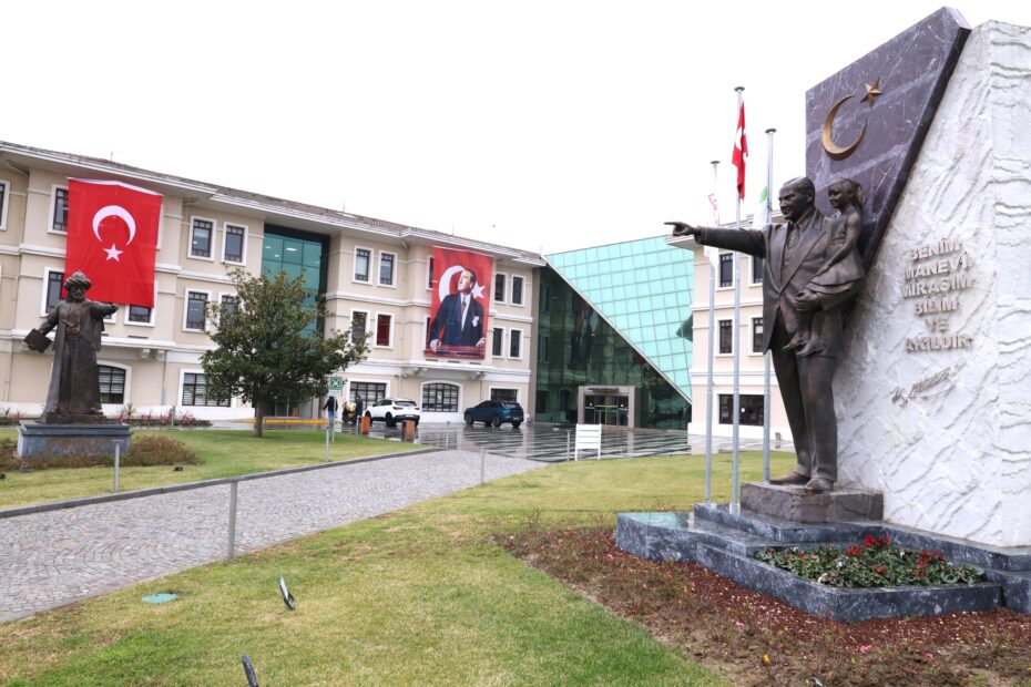 Osmangazi’de Her Yer Kırmızı Beyaz