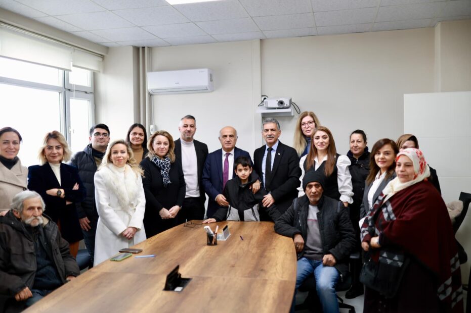 GEMLİK’TE ANLAMLI SOSYAL SORUMLULUK PROJESİ: İŞİTME CİHAZLARI HEDİYE EDİLDİ