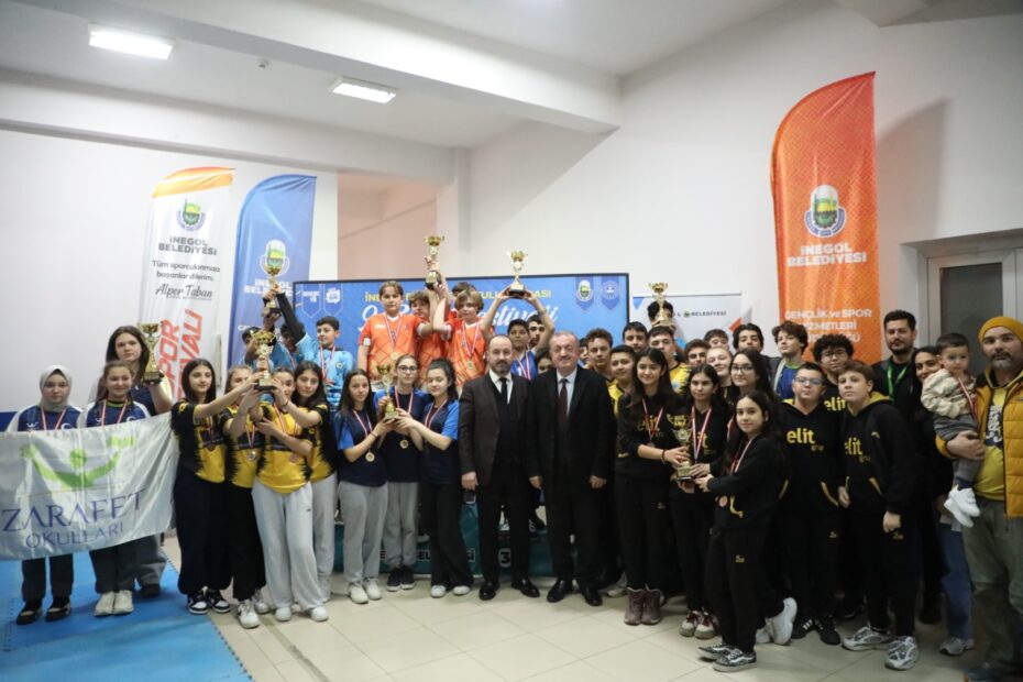 ÖĞRENCİLER DART TURNUVASINDA KIYASIYA MÜCADELE ETTİ