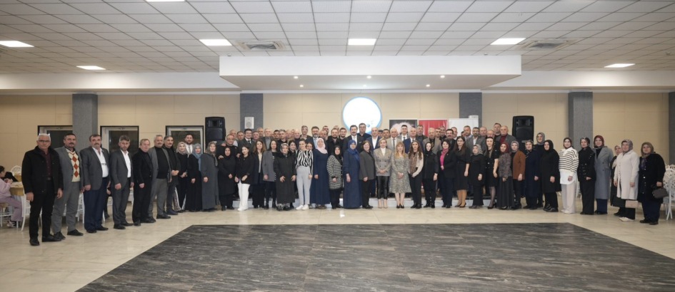 BAŞKAN ERCAN ÖZEL MUHTARLARLA DAYANIŞMA YEMEĞİNDE BULUŞTU