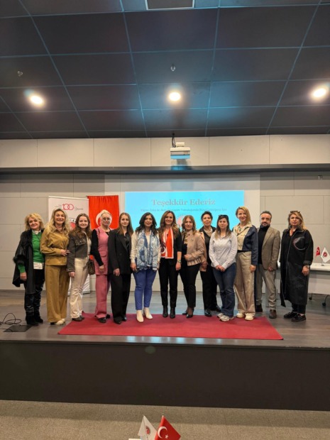 Kadınlar Yapay Zekâ Çağının Öncüsü Olmaya Hazırlanıyor