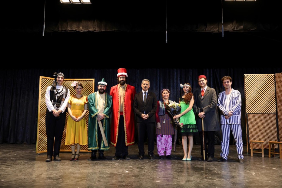 Gemlik’te Ramazan Akşamına Orta Oyunu Renk Kattı