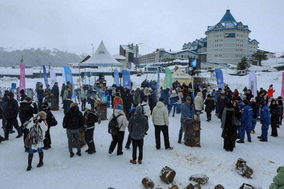 ULUDAĞ ZİRVESİNDE GENÇLİK BULUŞMASI