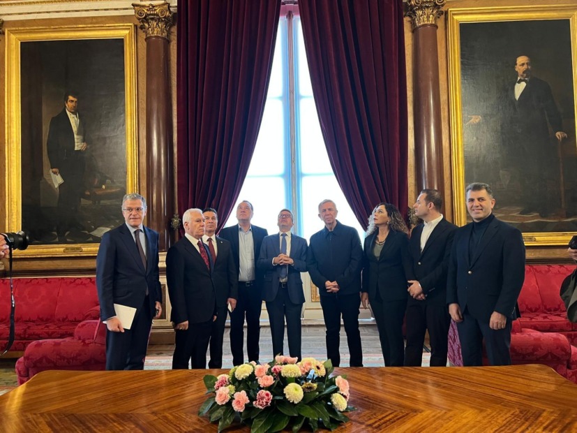 BAŞKAN BOZBEY AVRUPA’DA TARİHİ KENT MODELİNİ İNCELEDİ