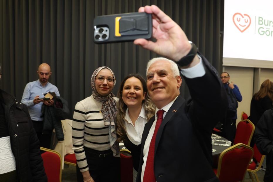 BAŞKAN BOZBEY, BURSA GÖNÜLLÜLERİ İLE BULUŞTU