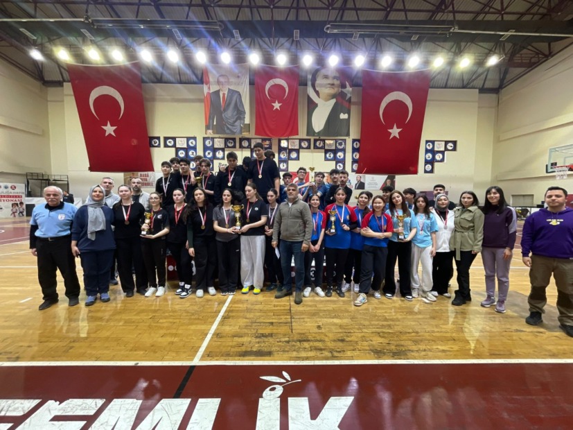 GEMLİK’TE MASA TENİSİ HEYECANI ZİRVE YAPTI