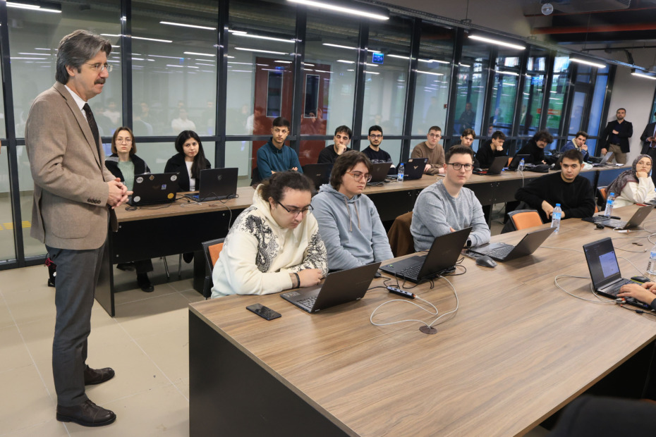 Dijital Vatanın Muhafızları Bursa’da Yetişiyor