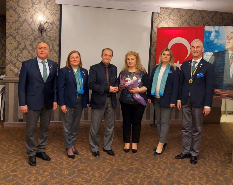 BURSA’NIN İPEK USTASINA ROTARY’DEN ANLAMLI ÖDÜL