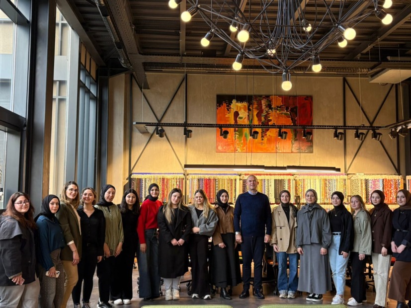 GENÇ TEKSTİLCİLERDEN İPEKER FABRİKASINA ZİYARET