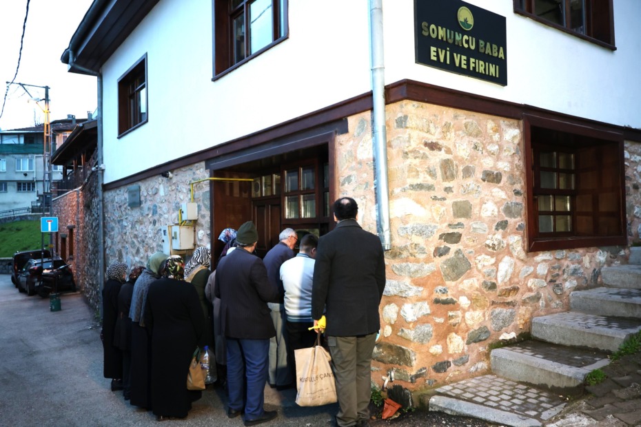 Osmangazi Belediyesi’nden Vatandaşlara Çorba ve Ekmek İkramı