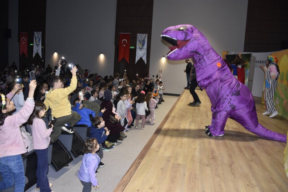 KARACABEY BELEDİYESİ’NDEN ÇOCUKLARA ŞENLİK TADINDA ETKİNLİKLER