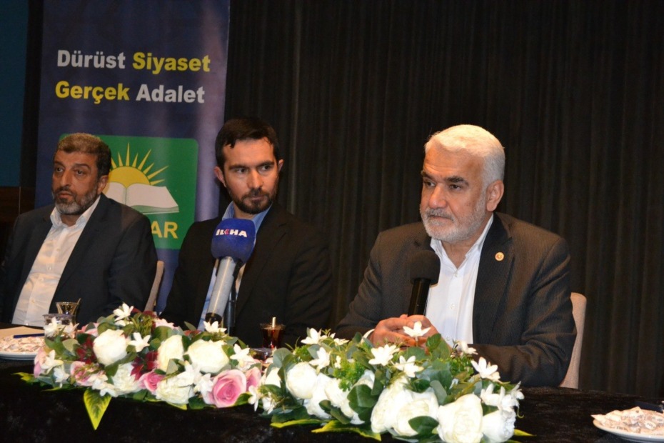 HÜDA PAR Genel Başkanı Yapıcıoğlu Bursa’da iftara katıldı