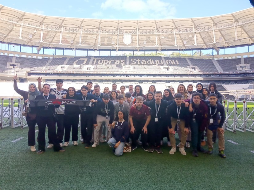 Gemlikli ve İspanyol Öğrenciler Beşiktaş Stadı’nda
