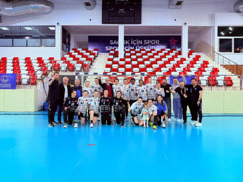 ZİRVEDE TEK BAŞINA