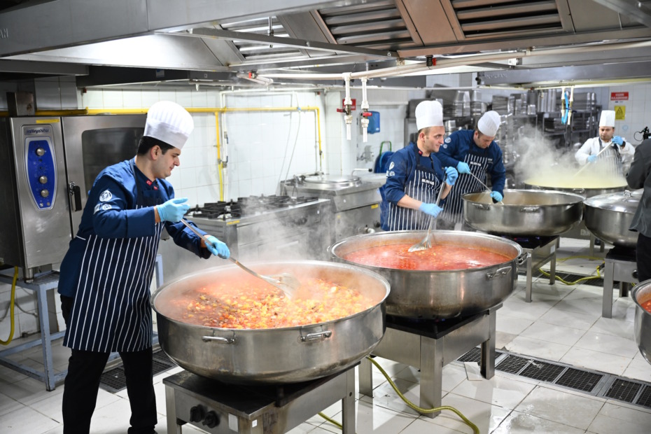 BURSA’NIN DAYANIŞMA MUTFAĞI BÜYÜYOR