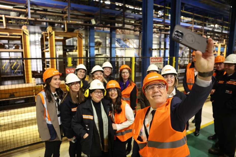 BAŞKAN BOZBEY’DEN KADIN EMEKÇİLERE ANLAMLI ZİYARET