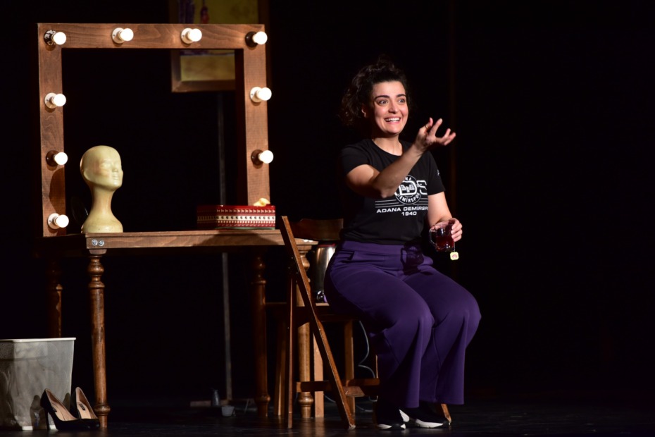 ÖDÜLLÜ ‘YAN ROL’ BURSA’DA AYAKTA ALKIŞLANDI