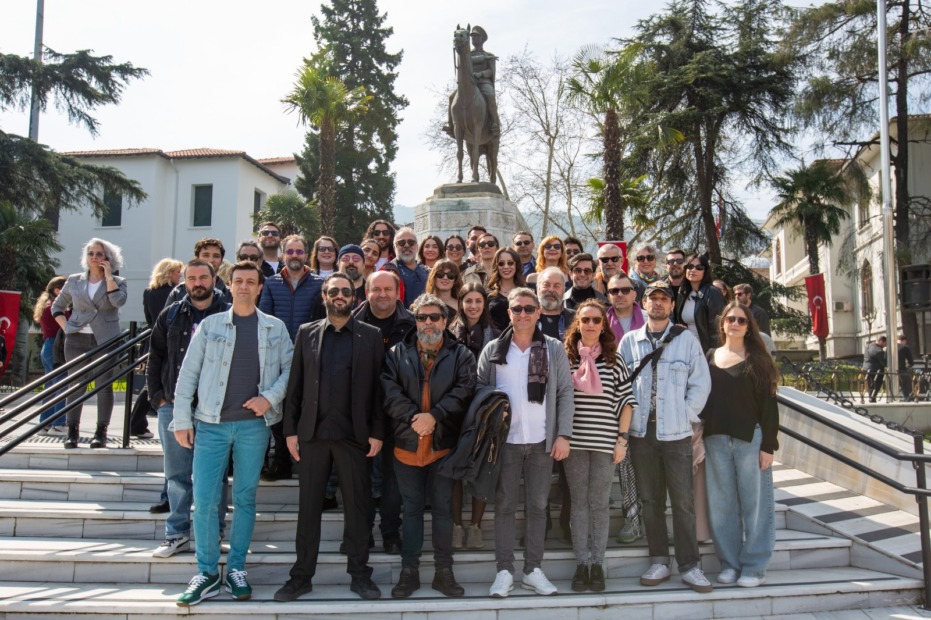 BURSA’DA ‘DÜNYA TİYATRO GÜNÜ’ KUTLAMASI