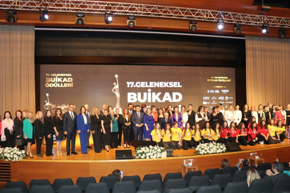 ‘17. BUİKAD İŞ YAŞAMINDA BAŞARILI KADIN ÖDÜLLERİ’ SAHİPLERİNİ BULDU