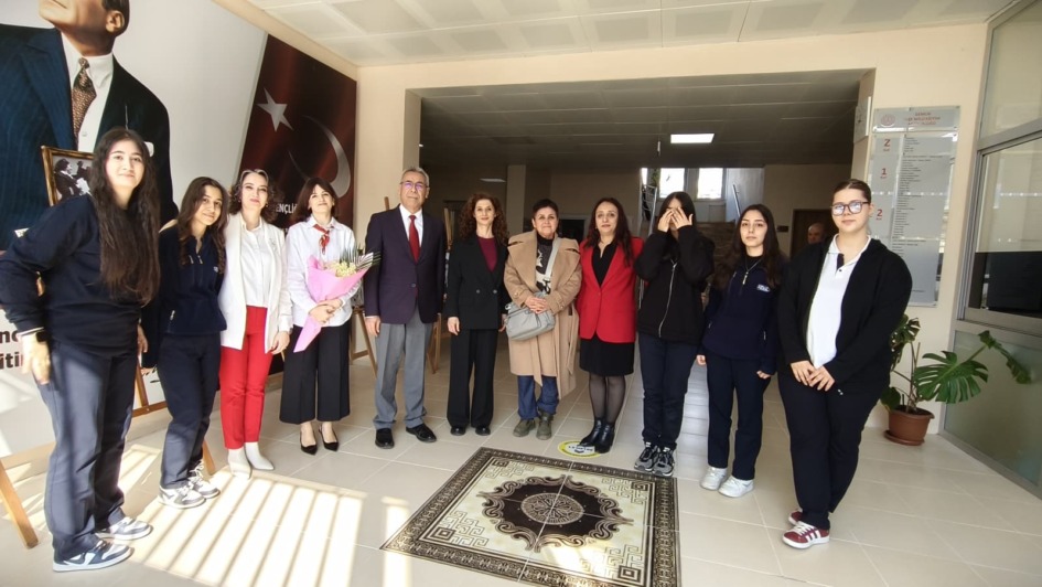 “İlmek İlmek Cumhuriyet Kadınları” Sergisi Açıldı