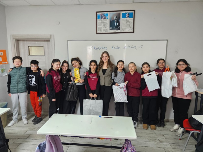 Gemlikli minik öğrencilerden anlamlı destek