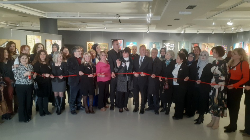 DÜNYA KADINLAR GÜNÜ KARMA RESİM SERGİSİNE YOĞUN İLGİ