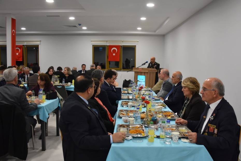 Kaymakam Canbaba Garnizon Komutanlığı Tarafından Düzenlenen İftar Programına Katıldı