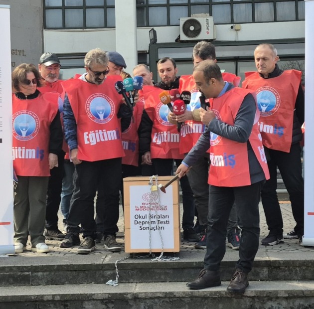 ÖZKAN RONA; “OKULLARIN DEPREME DAYANIKLILIK DURUMUNU NEDEN SAKLIYORSUNUZ?”