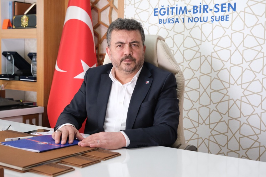 ACAR: “İSTİKLÂL MARŞI MİLLETİMİZİN TARİHSEL KARAKTERİNİ YANSITAN BİR DESTANDIR”