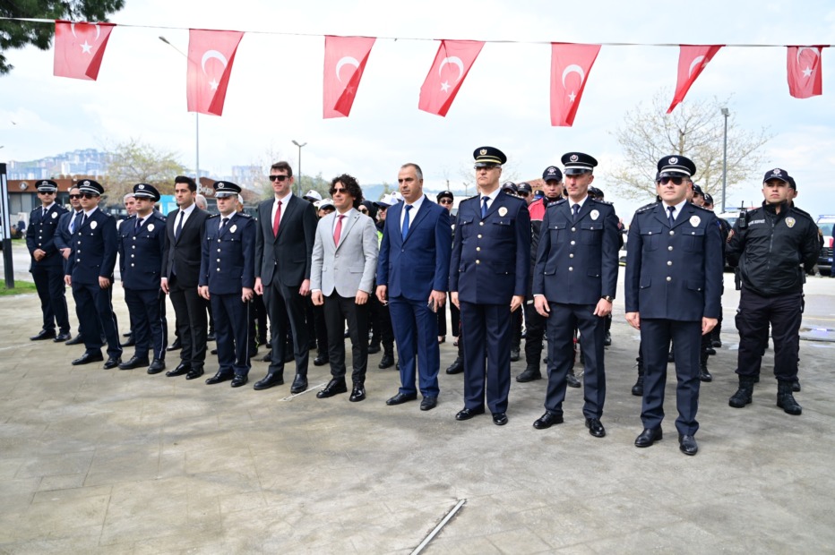 Polis Haftası’nda Gemlik’te Çelenk Sunma Töreni Düzenlendi