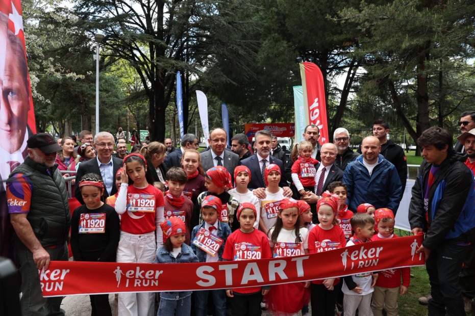 23 NİSAN BURSA’DA COŞKUYLA KUTLANDI