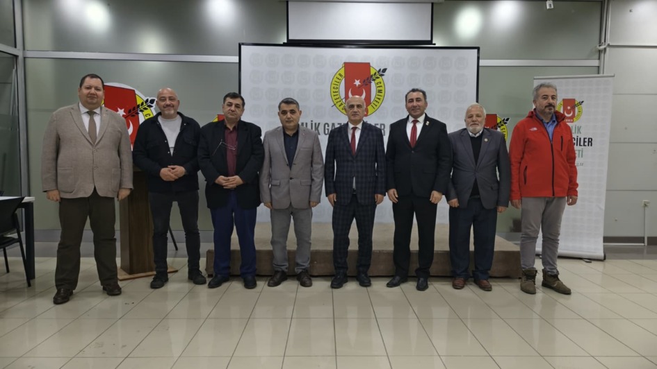 KAYMAKAM CANBABA’DAN GEMLİK GAZETECİLER CEMİYETİ’NE ZİYARET