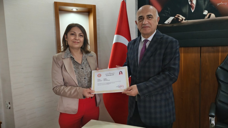 Kaymakam Canbaba’dan Başarılı Müdürlere Ödül