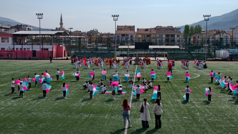 Gemlik’te 23 Nisan Ulusal Egemenlik ve Çocuk Bayramı, çeşitli etkinliklerle coşkuyla kutlanacak.