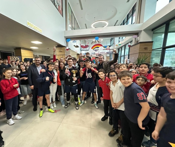 Gökkuşağı Koleji Futsalda Zirvede