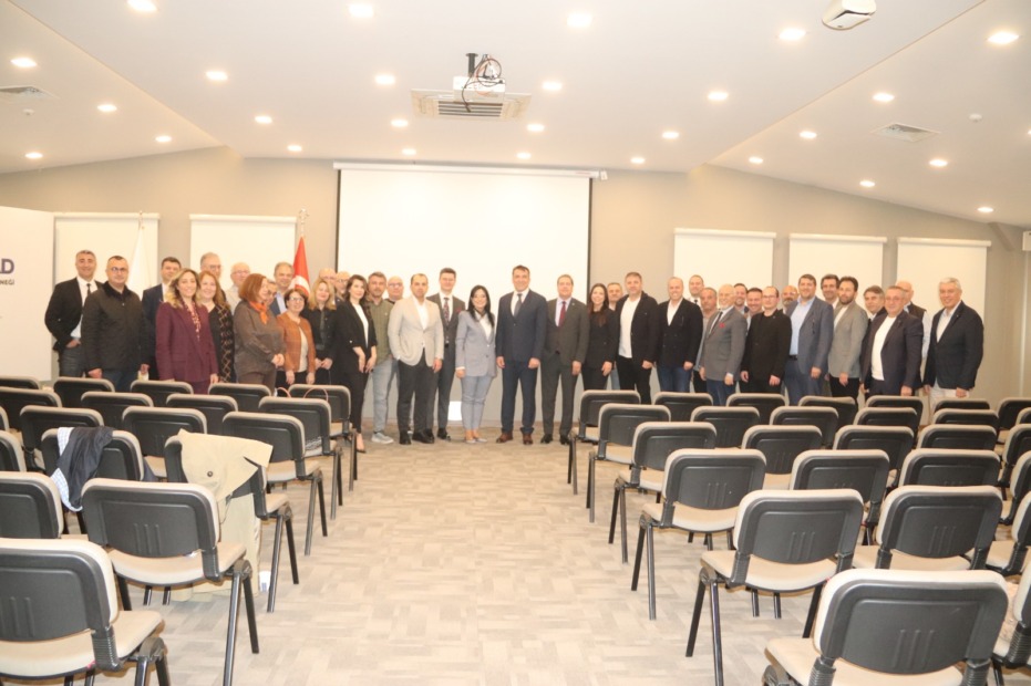 DÜNYA TEKNOLOJİ MERKEZLİ DEĞİŞİMDEN GEÇİYOR