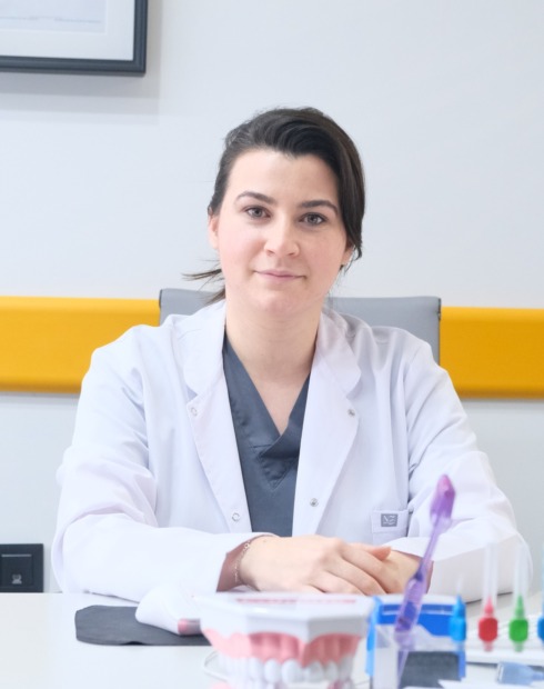 DİŞ ETİ KANAMASI SESSİZ TEHLİKE