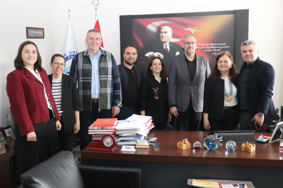 SERBEST MİMARLAR ÖĞRENCİLERE ‘AKIL HOCALIĞI’ YAPACAK…