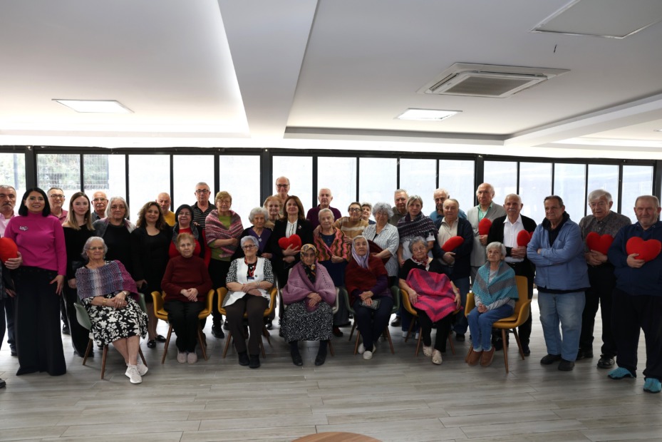 Nilüferli kadınlardan huzurevi sakinlerine gönül köprüsü