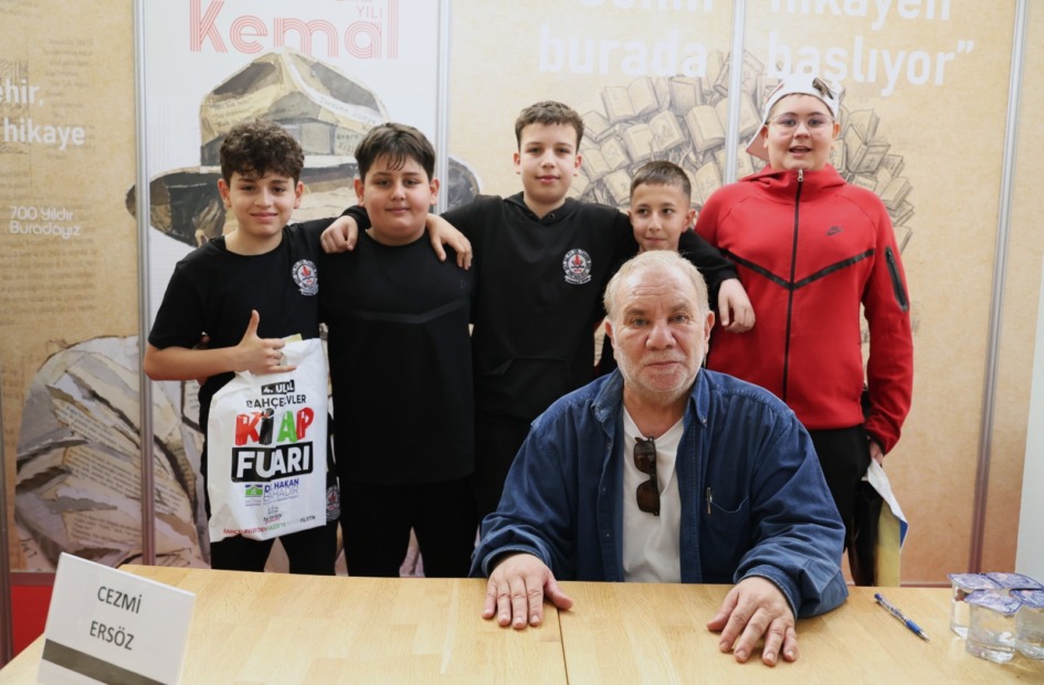 Osmangazi Standında Cezmi Ersöz’e Büyük İlgi