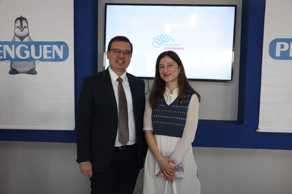 Nezaket Erden, “Sennur Sezer” şiirleri okudu  