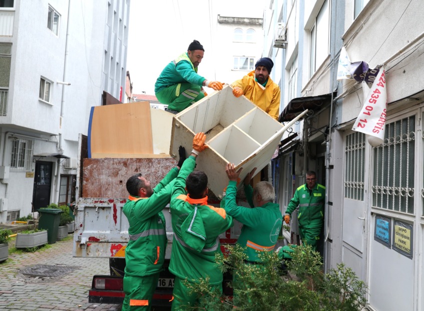 Osmangazi’de Çöp Eve Anında Müdahale