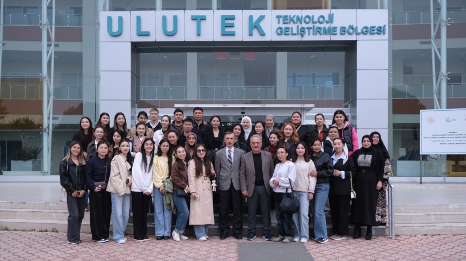 ULUTEK, KAZAKİSTANLI ÖĞRENCİLERİ AĞIRLADI