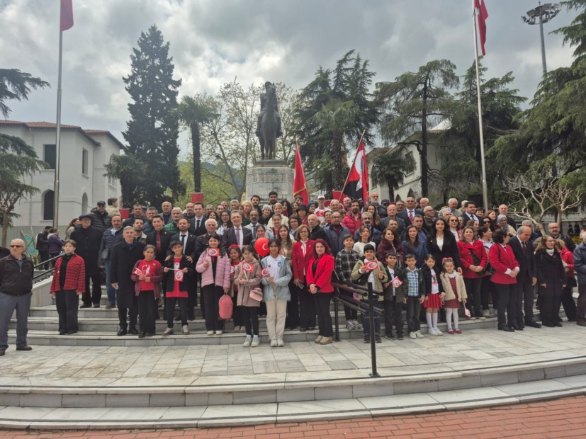 Eğitim İş Bursa’dan 23 Nisan Mesajı