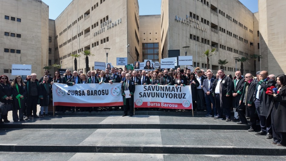 BURSA BAROSU, AVUKATLAR VE TBB YÖNETİCİLERİ; “BIÇAK KEMİĞE DAYANDI, YETER ARTIK!”