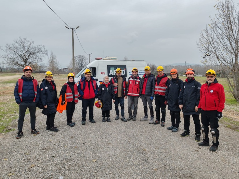 Gemlik MEB AKUB üyesi15 öğretmenin katıldığı Afet Ve Acil Durumlarda Çocuk Hakları ve Eğitimi Kursu Başladı