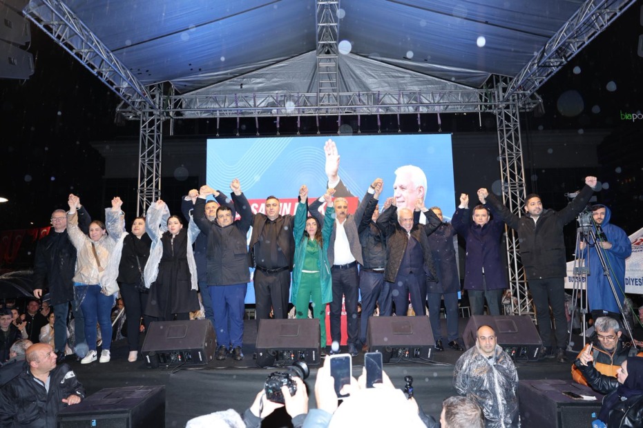 Başkan Bozbey’in gözaltına alınmasına karşı gösteriler sürüyor: “Tehdit siyaseti çökecek, korku düzeni yıkılacak”