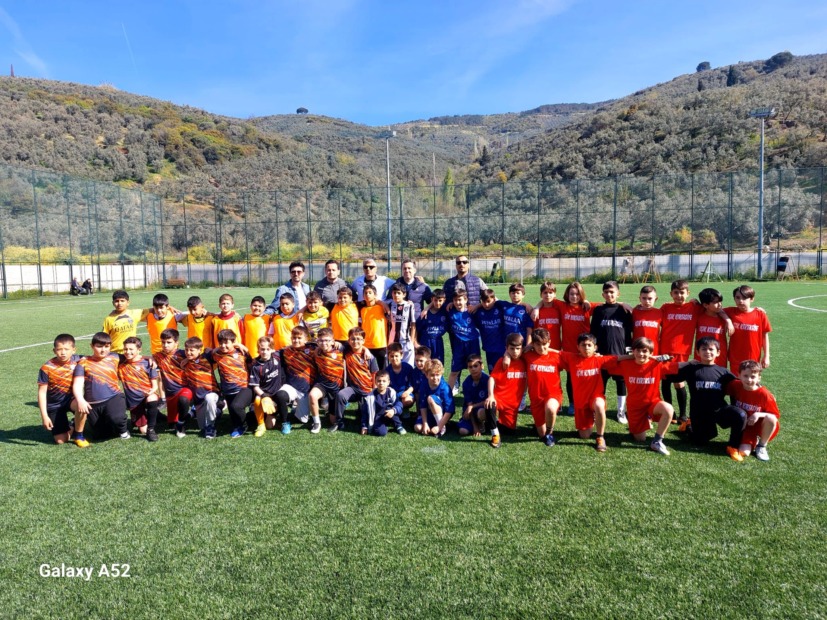 GEMLİK’TE 23 NİSAN COŞKUSU FUTBOL ŞENLİĞİYLE YAŞANDI